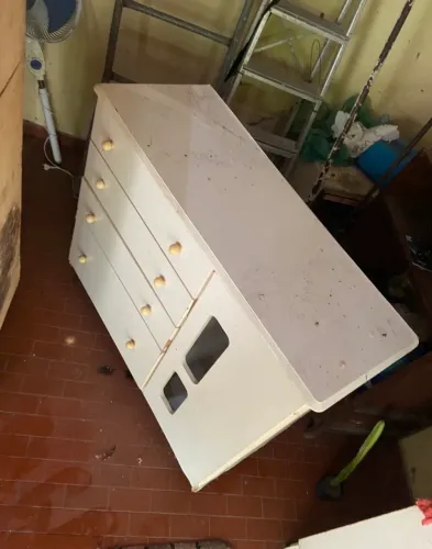 Comoda 4 gavetas em MDF