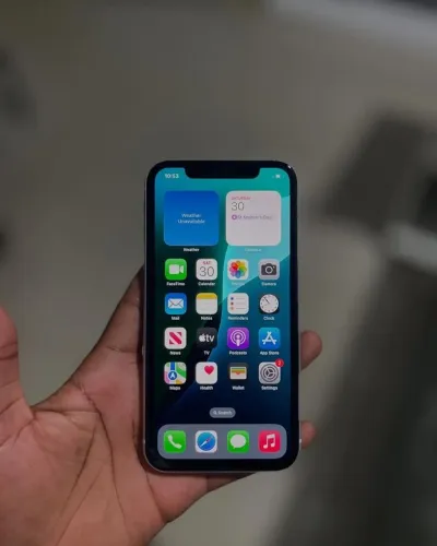 iPhone 11 traseira quebrada 