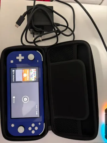 Nintendo Switch Lite com micro SD