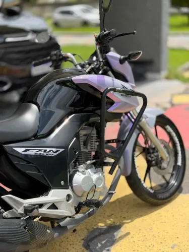 Vendo uma.moto em ótimo estado perfeito pra quem quer começar a roda no 99 