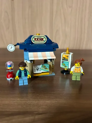 Lego Corner Kiosk