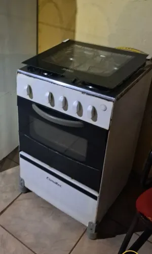 Fogão 4 boca funciona perfeitamente acompanha registro