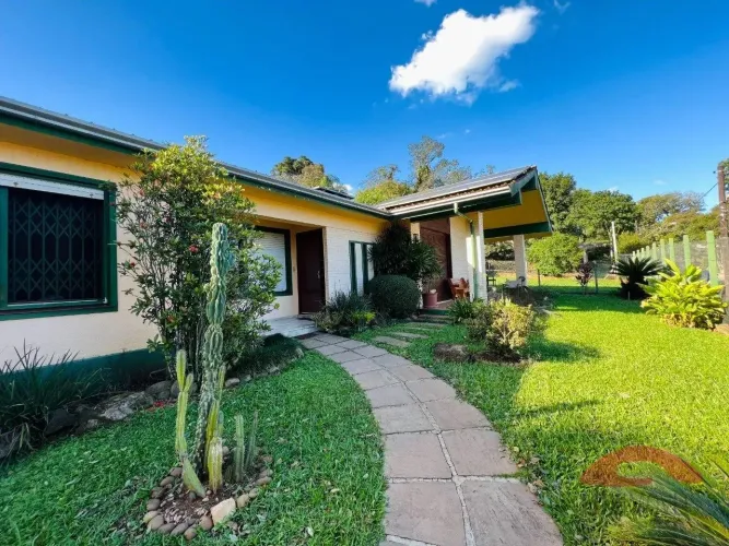 Casa em Rio Grande do Sul, Novo Hamburgo, Rua Guilherme Poschetzky. 3 Banheiros 4 Dorm.
