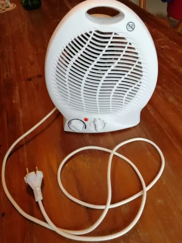 AQUECEDOR (CALEFAÇÃO) PORTÁTIL - para quem não gosta de frio - 220 volts