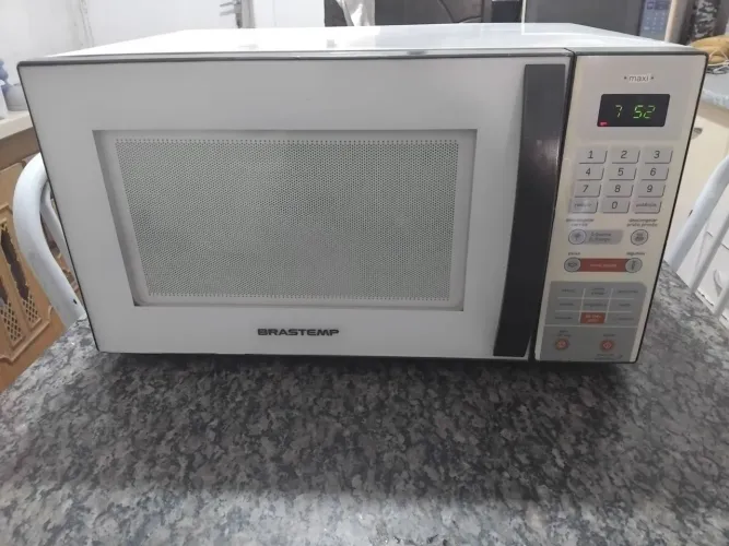 Micro-ondas Brastemp 30 litros 220V. Totalmente revisado e com garantia de 90 dias 
