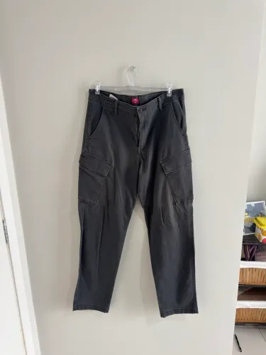 Calça cargo Levis original chumbo