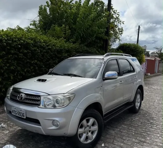 Toyota Hilux SW4 SRV D4-d 4X4 3.0 TDI Dies. AUT 2010