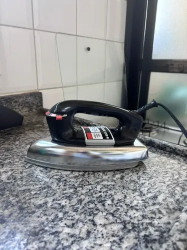 Ferro de passar elétrico Black & Decker