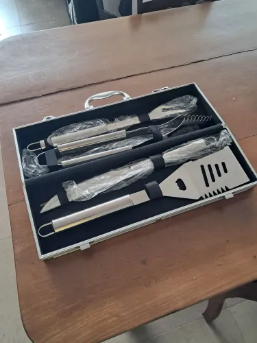 Kit churrasqueira 4 peças em inox com maleta