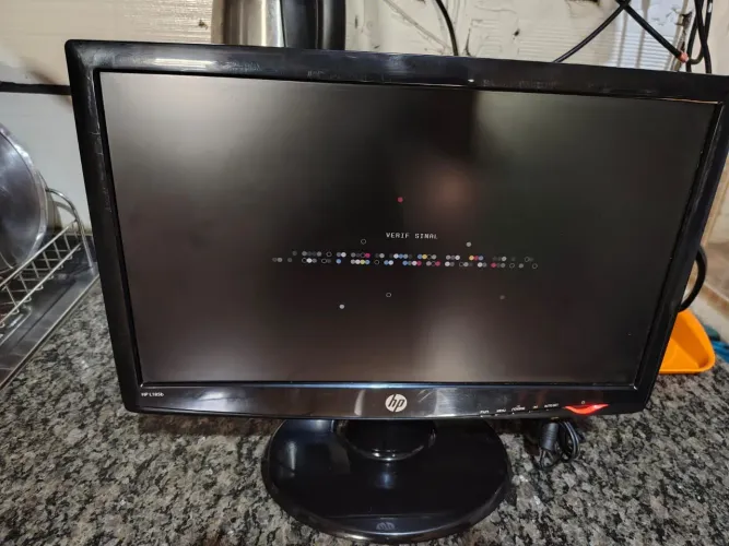 Monitor Hp 19 polegadas <br>Winde <br>150 com cabos
