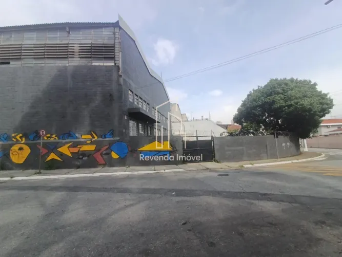Galpão Comercial à Venda em São Paulo-SP, Jardim Humaitá: 1 Sala, 3 Banheiros, 4 Vagas de