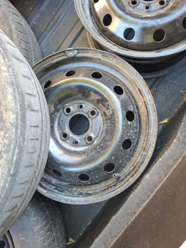 Roda de fiat aro 14 150 cada