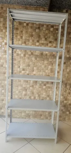 PRATELEIRAS DE AÇO USADAS