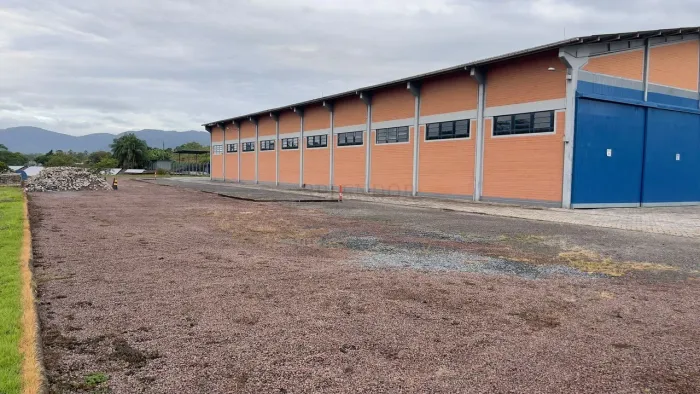 Galpão com 4.000 m2 disponível para locação em região industrial na cidade de In