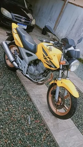 MOTO 250 A VENDA.