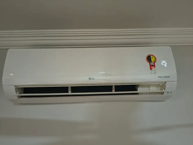 Ar condicionado LG Dual Inverter 18.000 BTUs semi-novo