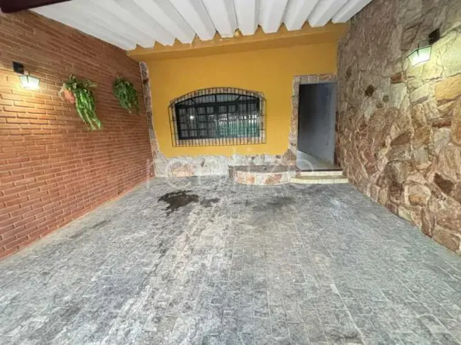 Casa de rua : Térrea / Residencial / Vila Guilhermina