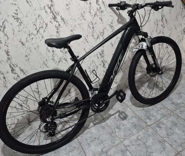 Bicicleta Oggi 8.0 EBIKE muito nova 