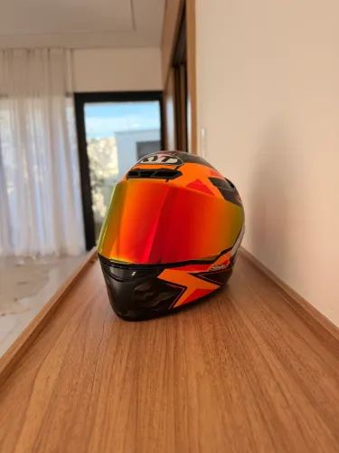 Vende-se capacete NOVO