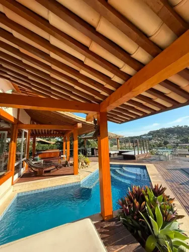 LINDA RESIDENCIA DE ALTO PADRÃO EM BÚZIOS, EM CONDOM[INIO DE SAIDA PARA O MAR!