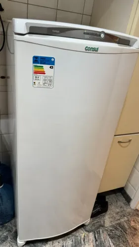 Geladeira Consul Frost Free 300 Litros Branca com Freezer Supercapacidade (usada)