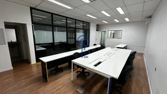 Sala comercial com 400m² para alugar em João Paulo