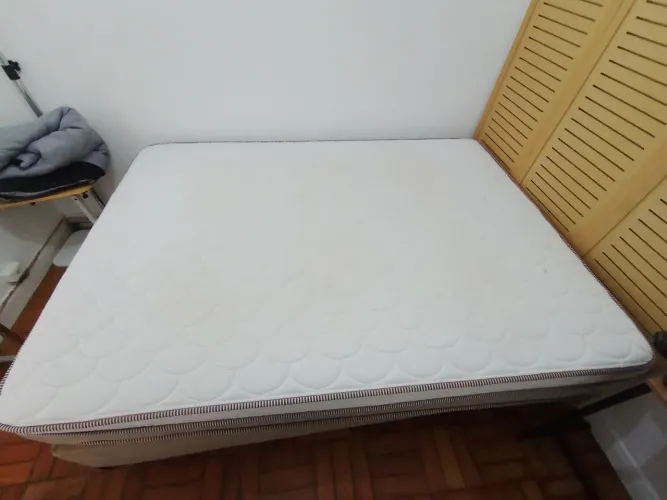 Cama Box Casal Padrão com Colchão - Excelente Estado