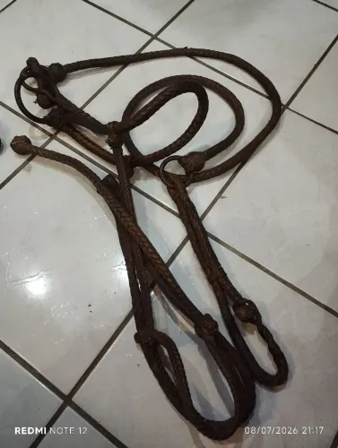 Buçal antigo transado para cavalo