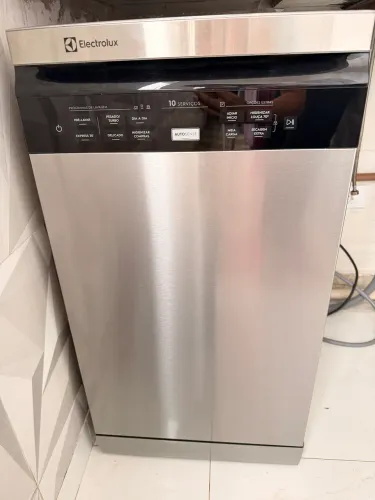 Lava-Louças Electrolux Inox 10 Serviços com AutoSense - Praticamente Nova
