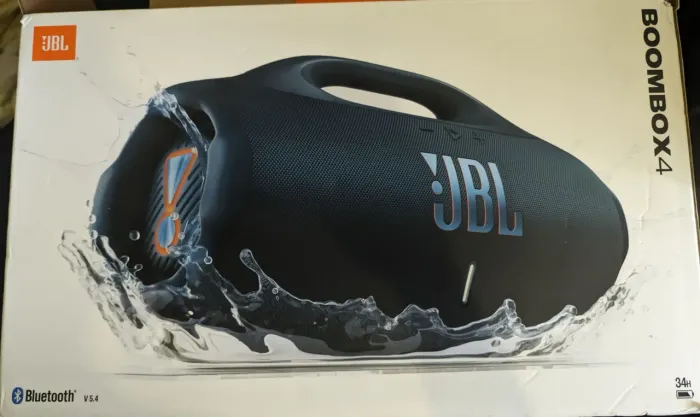 JBL boombox 4