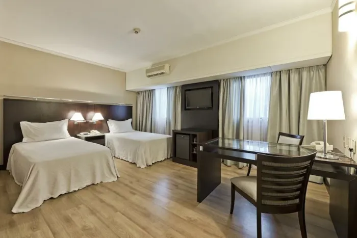 Flat no Innside Iguatemi próximo ao Hospital São Luiz disponível para locação.