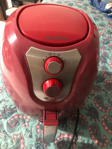 Airfryer Britânia vermelha