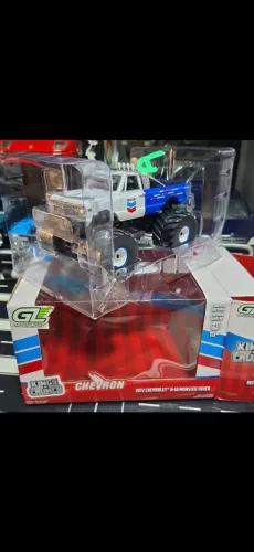 Miniatura Chevrolet K10 Monster Truck Chevron Greenlight escala 1/43.