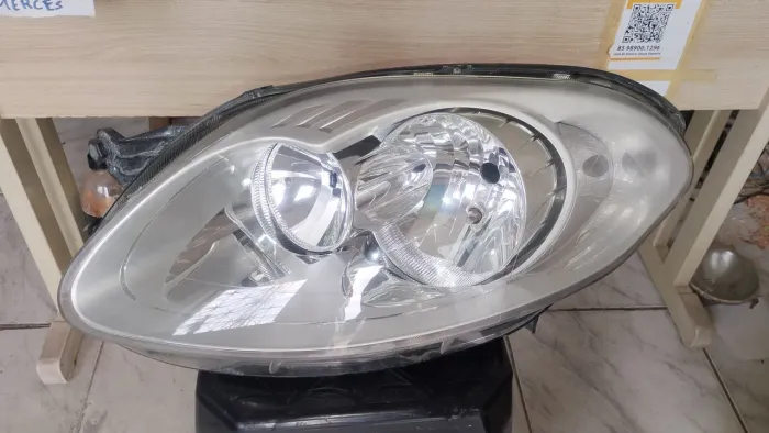 Vendo este farol do Palio Attractive lado do motorista