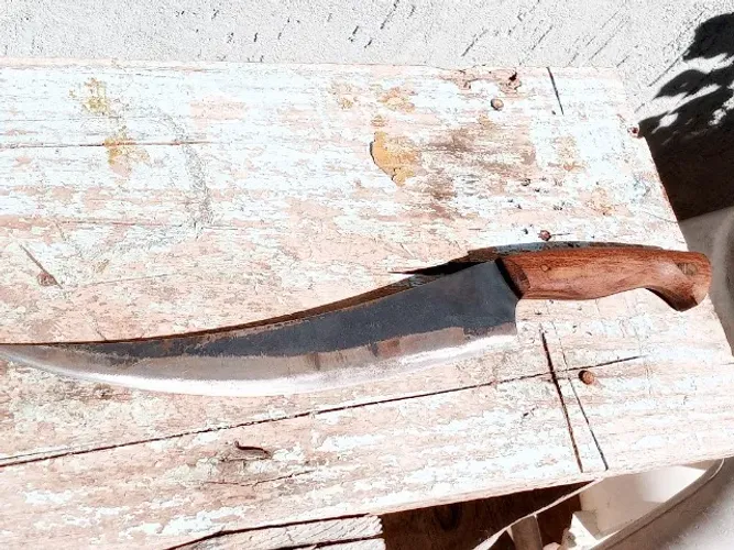 Faca artesanal estilo persa