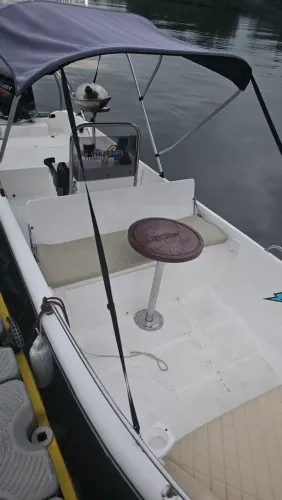 Barco de fibra 18 pés, bonito e equipado, motor 50hp na garantia.