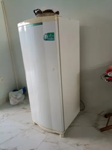 Geladeira boa e barata pra vender logo