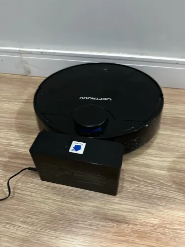 Aspirador de Pó Robô Liectroux com Mapeamento a Laser