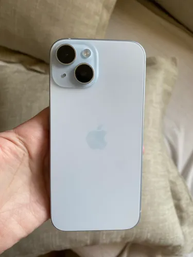 iPhone 15 128GB todo original