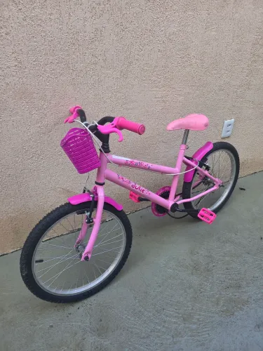 Bicicleta infantil em ótimo estado