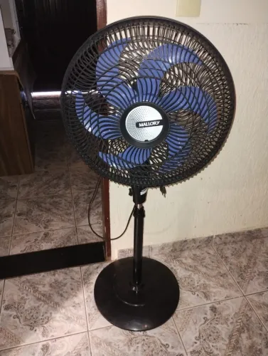 Ventilador usado em ótimo estado de conservação!!!