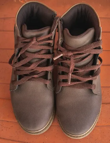 Vendo bota masculina infantil tamanho 30 