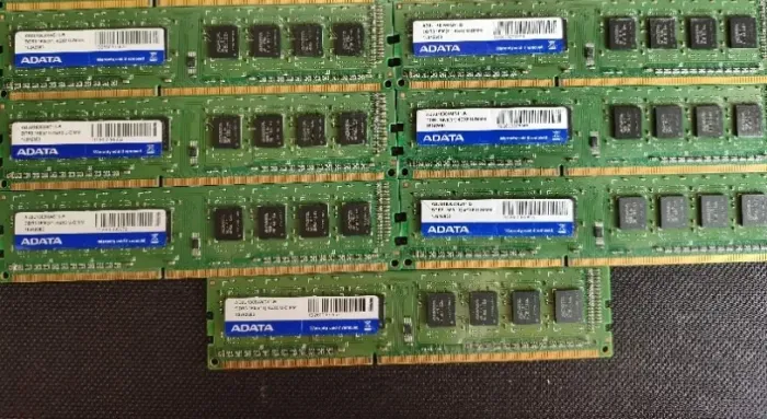 Memória RAM ADATA 4GB DDR3 1600MHz Desktop