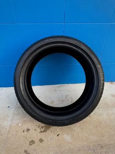 Pneu 255/35 R20 OPORTUNIDADE