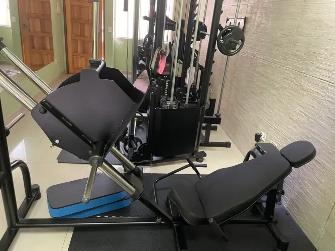 Vendo cadeira extensora/flexora e leg press 45