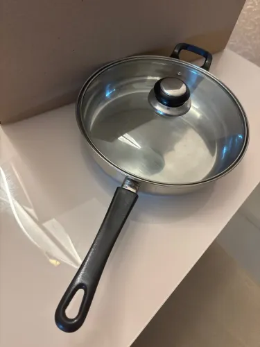 FRIGIDEIRA FUNDA COM TAMPA DE VIDRO À VENDA