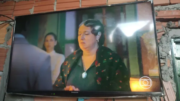 Vendo, televisão Panasonic Smart 40funcionando normalmente sem risco ou avaria ou litras,