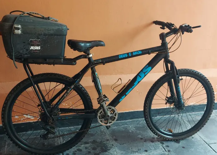 Vendo bicicleta de mountain bike da marca GTSM1