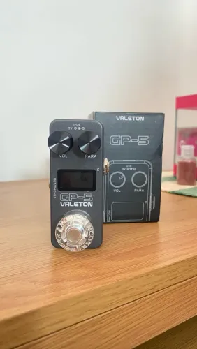 Mini pedal Valeton Gp5