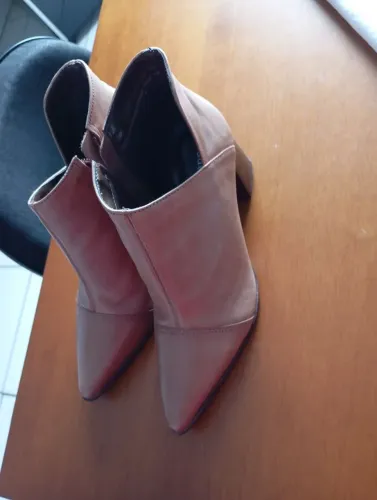 Bota couro tamanho 35 watts *